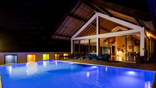 Glasshouse Kandy Zwembad