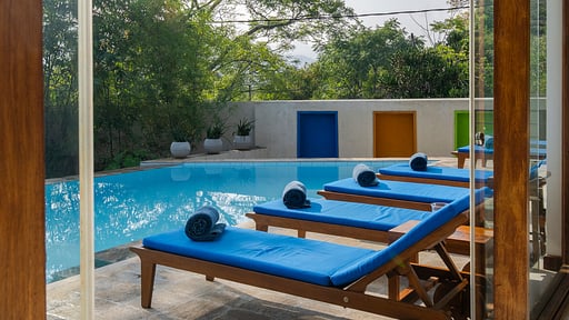 Glasshouse Kandy Zwembad