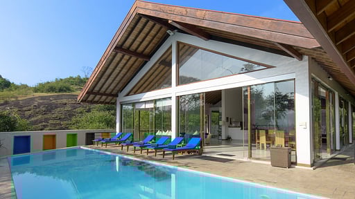 Glasshouse Kandy Zwembad