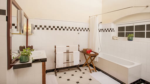 Glenross Plantation Bungalow Bedroom 1