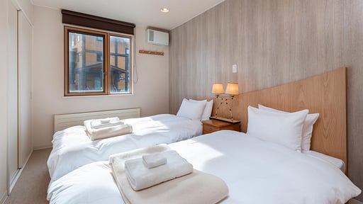 Gondola Chalet 4 Bedroom 2