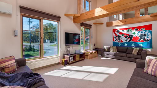 Gondola Chalet 5 Living room 2