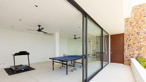Grand Blue View Estate Table tennis