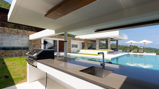 Grand Blue View Estate BBQ equipment