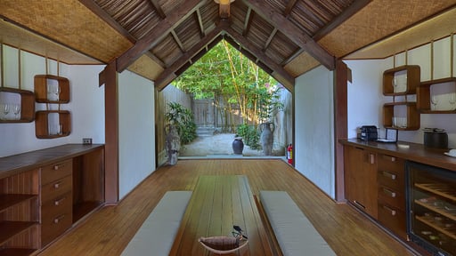 Grand Lagoon Pool Villas Living room