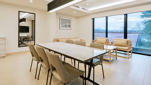 Grand Phenix Hakuba Condo Dining area