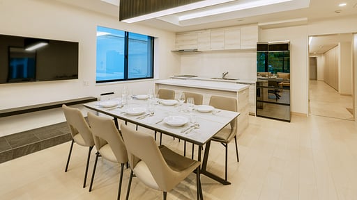 Grand Phenix Hakuba Condo Dining area