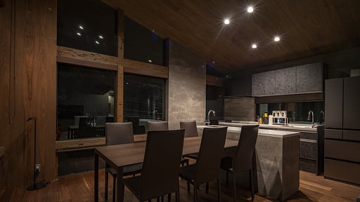 Gravity Chalet Dining area