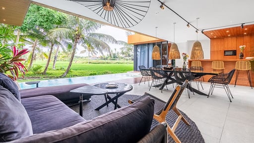 Villa Green Flow Fourteen Living room