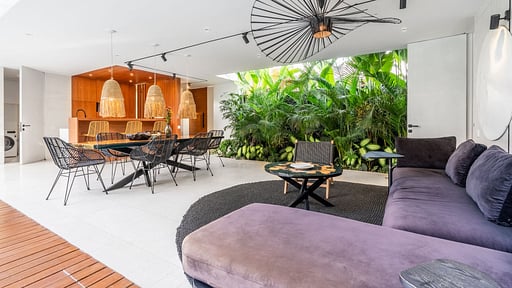 Villa Green Flow Fourteen Living room