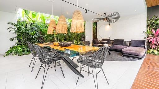 Villa Green Flow Fourteen Dining area