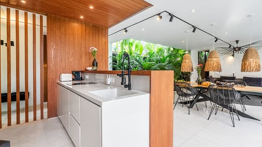 Villa Green Flow Fourteen Kitchen