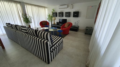 Green Turtle Villa Мультимедийная комната