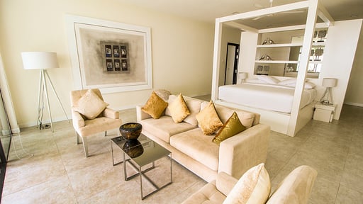 Green Turtle Villa Спальня 3