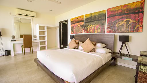 Green Turtle Villa Спальня 4