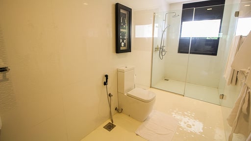 Green Turtle Villa Спальня 4