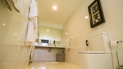 Green Turtle Villa Спальня 4