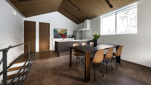 Grey Wolf Chalet Dining area