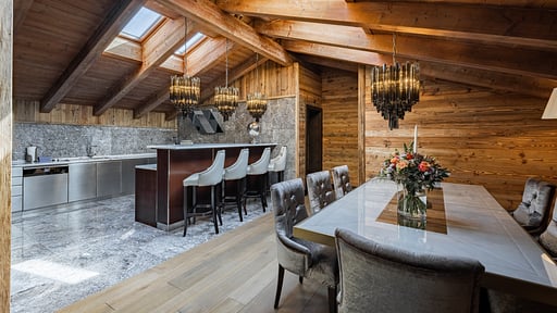 Gstaad Royal Residence Dining area