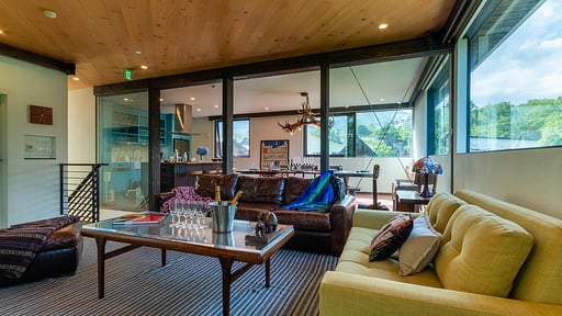 Gustav's Hideaway Living room