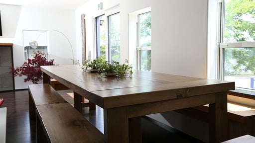 Hakuba Slopeside Chalet Dining area