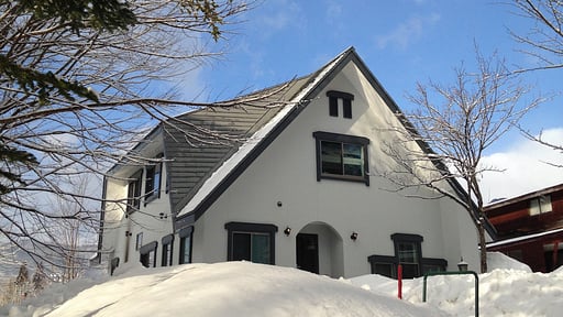 Hakuba Slopeside Chalet