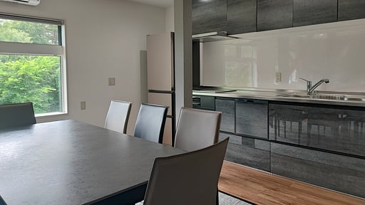 Hakuba Sunrise Apartment B Dining area