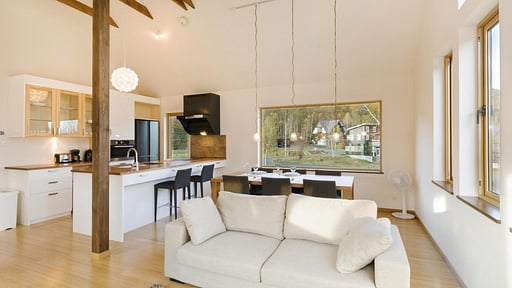 Hana & Jo Living room