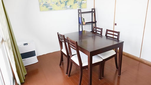 Hanna's House Dining area