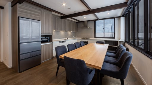 Happo View Four Bedroom Apartment Dining area