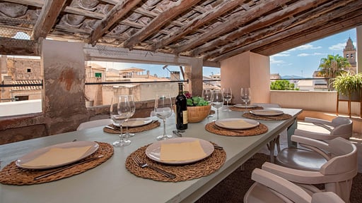 Helen´s House Обеденная зона