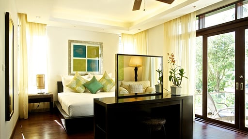 Heliconia Pool Villa Schlafzimmer 1