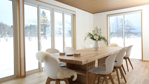 Hida Peaks Chalet Dining area