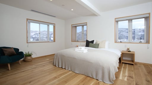 Hida Peaks Chalet Bedroom 1