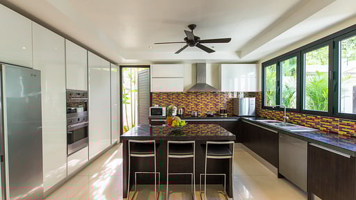 Hidden Villa Rawai Кухня