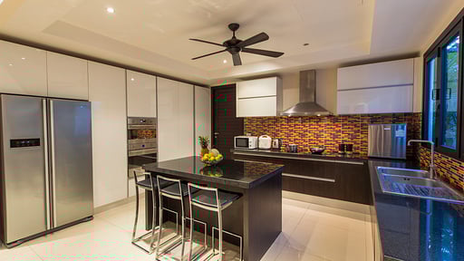 Hidden Villa Rawai Кухня