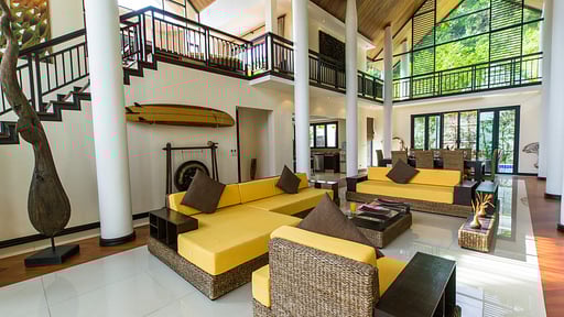 Hidden Villa Rawai Гостиная