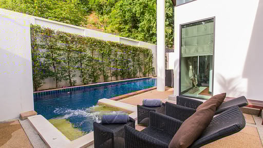 Hidden Villa Rawai Бассейн