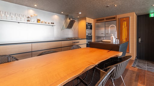 Hideaway on Escarpment Dining area