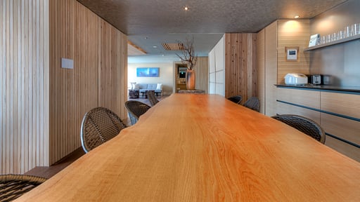 Hideaway on Escarpment Dining area