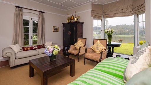 Hill Rise Luxury Villa & Stables Living room