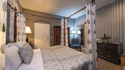 Hill Rise Luxury Villa & Stables Bedroom 3