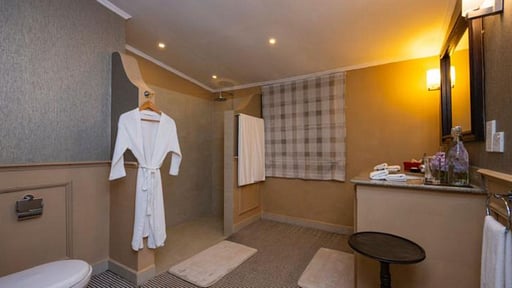 Hill Rise Luxury Villa & Stables Bedroom 3