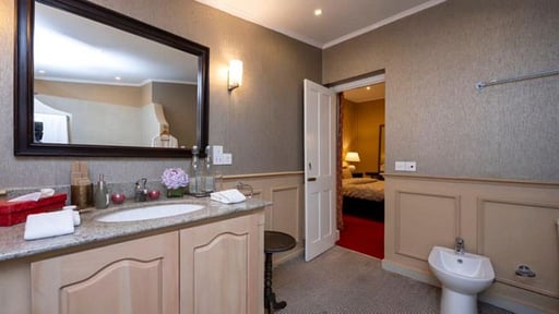 Hill Rise Luxury Villa & Stables Bedroom 4