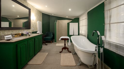 Hill Rise Luxury Villa & Stables Bedroom 1