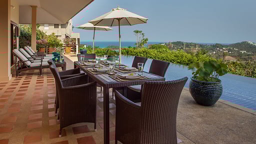 Villa Alpha Dining area