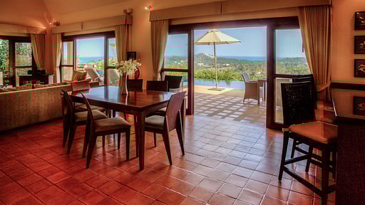 Villa Alpha Dining area
