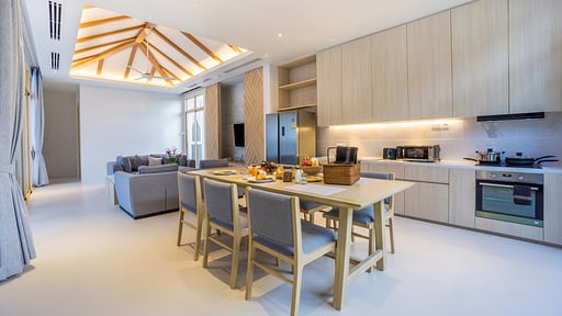 Himmapana Villa 2 Dining area