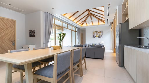 Himmapana Villa 2P Dining area