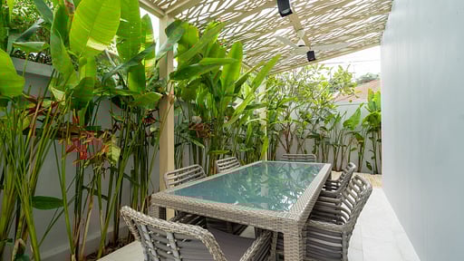 Himmapana Villa 2P Dining area